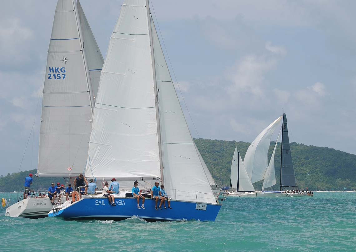 5-pinnochio-racing-charter-yacht-sail-in-asia