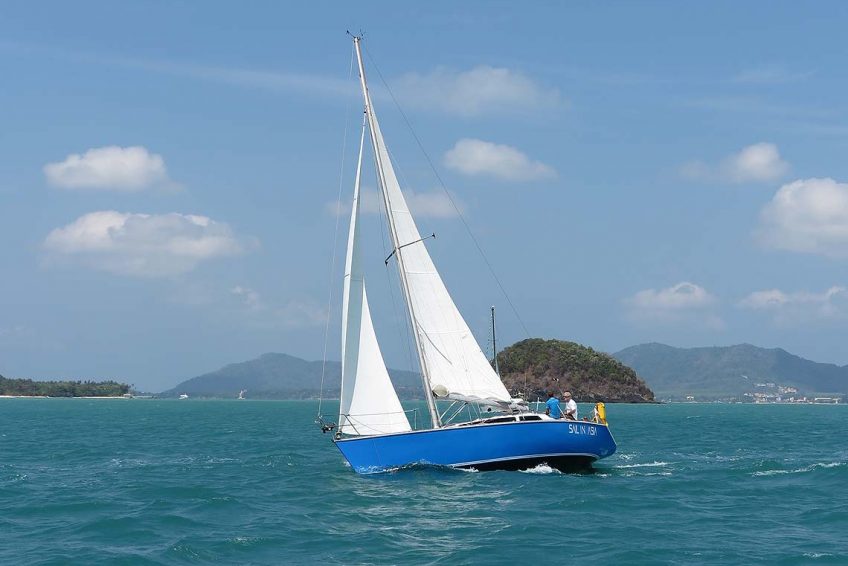 16-pinnochio-racing-charter-yacht-sail-in-asia