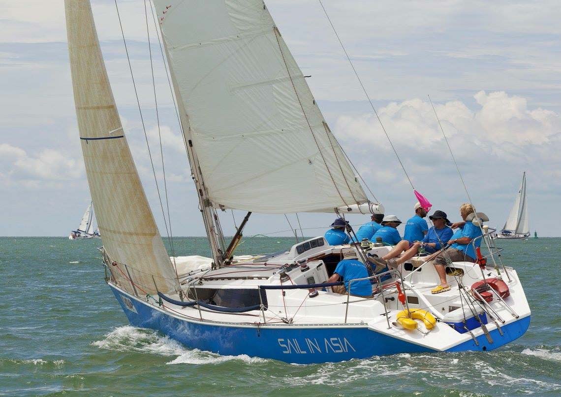4-pinnochio-racing-charter-yacht-sail-in-asia
