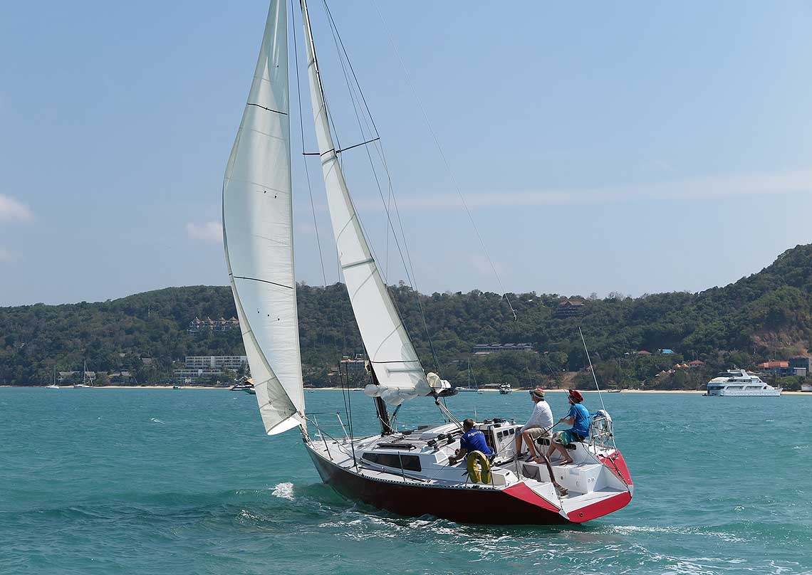 6-farrgo-express-racing-charter-yacht-sail-in-asia