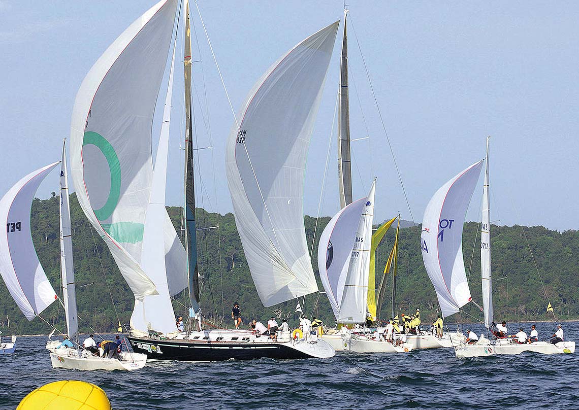 4-farr-53-racing-charter-yacht-sail-in-asia